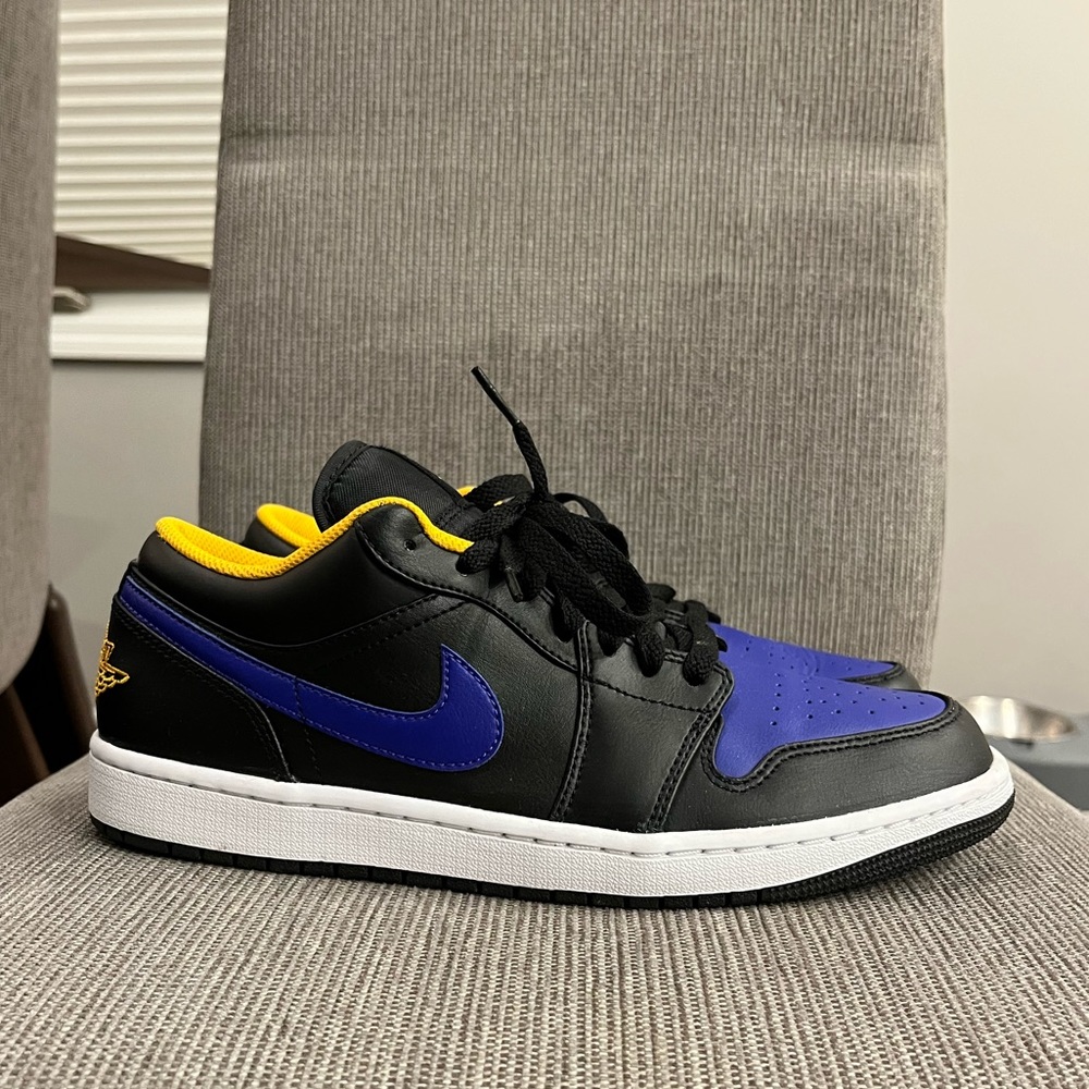 Air Jordan 1 Low Black/Dark Concord - Taxi